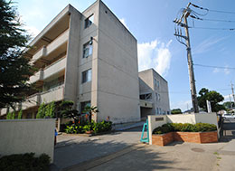 青毛小学校（徒歩15分）